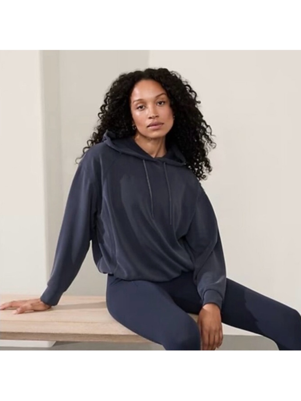 Athleta Navy Seasoft Bubble Hem Pullover Hoodie Size XL